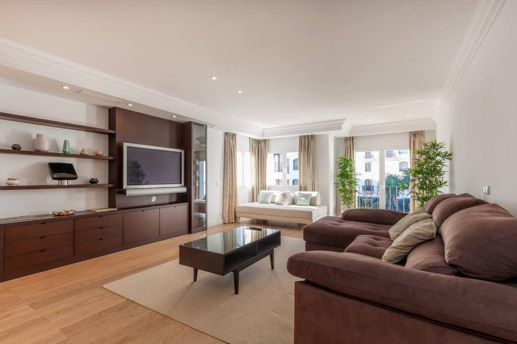 Bright Elegant 3Bdr Apartment In Puerto Banus Marbella Eksteriør billede