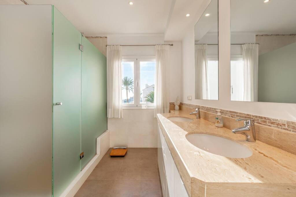 Bright Elegant 3Bdr Apartment In Puerto Banus Marbella Eksteriør billede